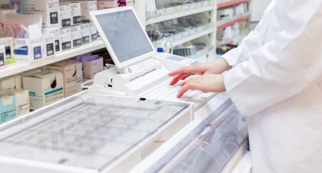 薬剤師を辞めたいと思う理由は?薬剤師におすすめの転職先と転職方法を解説