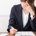 「もう限界…」介護職を半年で辞めたい人のための後悔しない退職と転職戦略