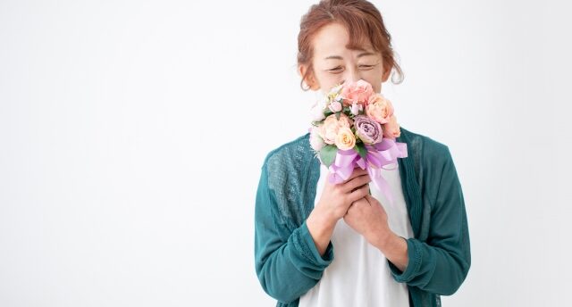 年下のパートナーが欲しい60代女性必見!年下男性との出会える方法を紹介