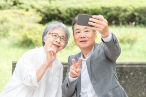 結婚しないパートナー関係が欲しいシニア必見!おすすめの結婚相談所を紹介