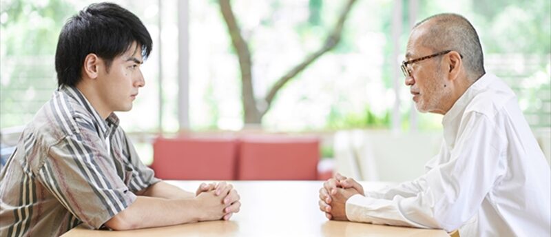 息子が結婚しない宣言をしたとき親はどう向き合うべき？背景とサポート方法を解説