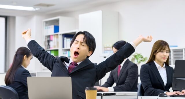 仕事に興味が持てない人はいる？興味を持てない理由や続けるリスクを解説