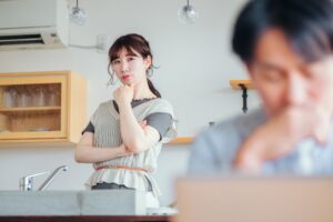 結婚して専業主婦は後悔する？メリット・デメリットと正しい選び方を解説！