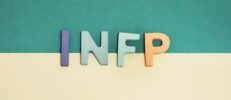 INFP型が仕事を辞めたいと思うタイミングは？仕事を辞めたいINFPの対処法
