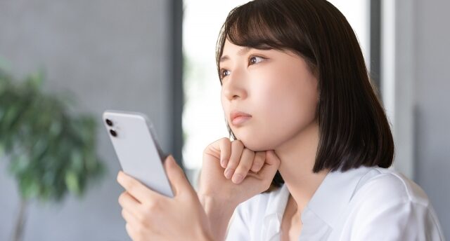 婚活で返事が遅い相手は切るべき？見極め方と具体的な対処法