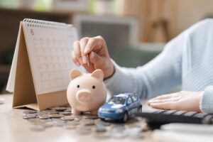 毎月の貯金額はいくらが目安？年代別の平均額と貯金を続けるコツを解説！