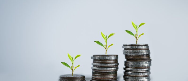 新卒の貯金額の目安は？平均額と新社会人が無理なく貯金するコツを解説！