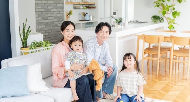 世帯年収800万・4人家族は生活が苦しい？教育費・貯蓄の現実
